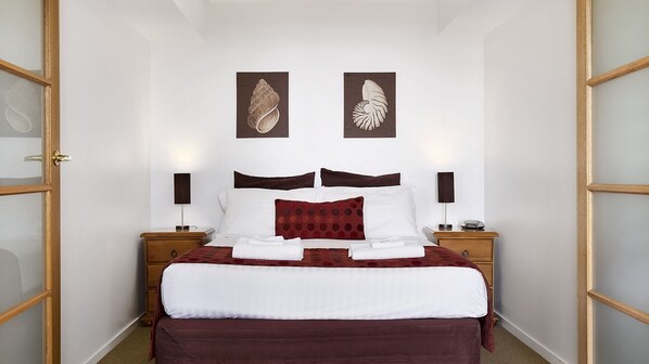 2 bedrooms, iron/ironing board, travel cot, free WiFi