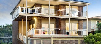 BAYSIDE BLISS | BEACH & SPECTACULAR VIEWS | SLEEPS UP TO 12 | RYE