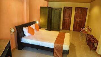 5 bedrooms, in-room safe, iron/ironing board, free WiFi
