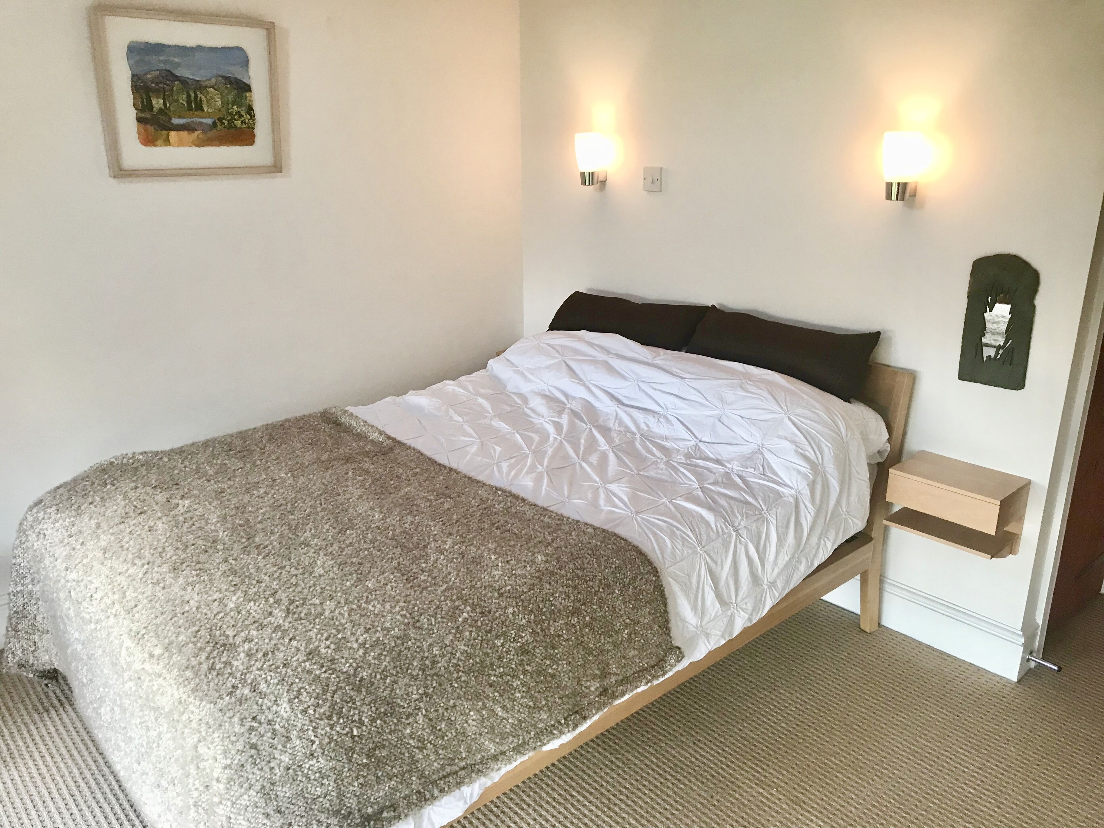 2 bedrooms, iron/ironing board, travel cot, free WiFi