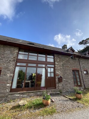 Exterior - "Home from Home" in the Bannau Brycheiniog with stunning views of the Usk Valley (Pencelli)