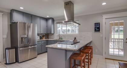 Updated Midtown Home, 12 min from FSU