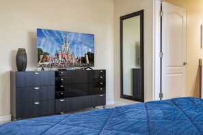 5 habitaciones, escritorio, tabla de planchar con plancha y wifi