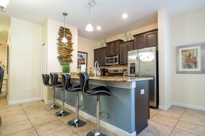 Fridge, microwave, oven, stovetop - Family Friendly 5Bd Home Close to Disney 4849 (Kissimmee)