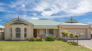 Exterior - Beachside at Normanville - 7 Ronald Street (NORMANVILLE)