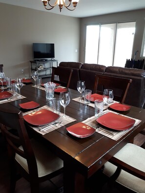 Dining - Gorgeous new home in Estrella Mountains (Goodyear)