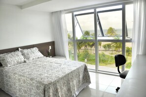 1 habitación, cortinas blackout, tabla de planchar con plancha y wifi