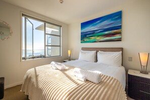 2 bedrooms, iron/ironing board, internet, bed sheets - Apartment on the Beach - The Sands Unit 21 - Picturesque 2 Bedroom Beachfront Apartment (Waiheke Island)