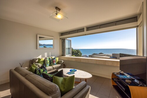 Apartment on the Beach - The Sands Unit 21 - Picturesque 2 Bedroom Beachfront Apartment