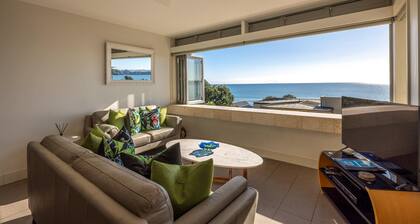 Apartment on the Beach - The Sands Unit 21 - Picturesque 2 Bedroom Beachfront Apartment