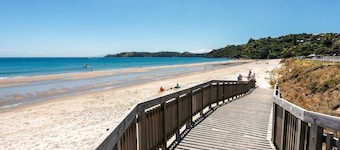 Apartment on the Beach - The Sands Unit 21 - Picturesque 2 Bedroom Beachfront Apartment