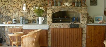 Baja Sardinia, Costa Smeralda. Villa à deux pas de la mer.