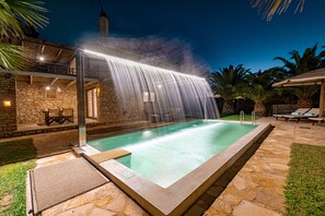 Outdoor pool - Kymaros Luxury Villa Oniro, 4 bedrooms, private pool, sea view 4 bathooms (Limni Keriou)