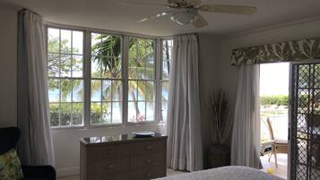 2 bedrooms, in-room safe, iron/ironing board, free WiFi