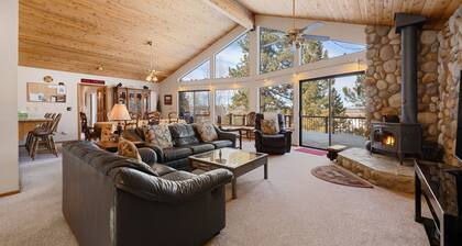 Bear's Landing at Northstar - Game Room, 2 Suites, Ski Shuttle, HOA Amenities, and Garage