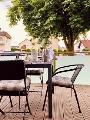 Outdoor dining - Luxury Apartment new & stylish (Kassel)