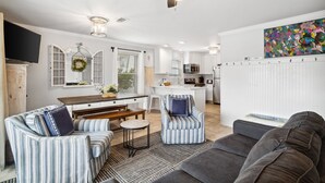 Living area - Summer's Shell- Heart of 30A! (Santa Rosa Beach)