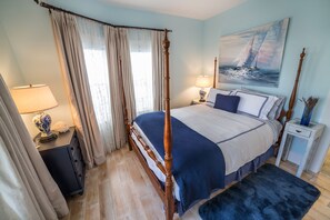 4 chambres, bureau, fer et planche à repasser, lit parapluie