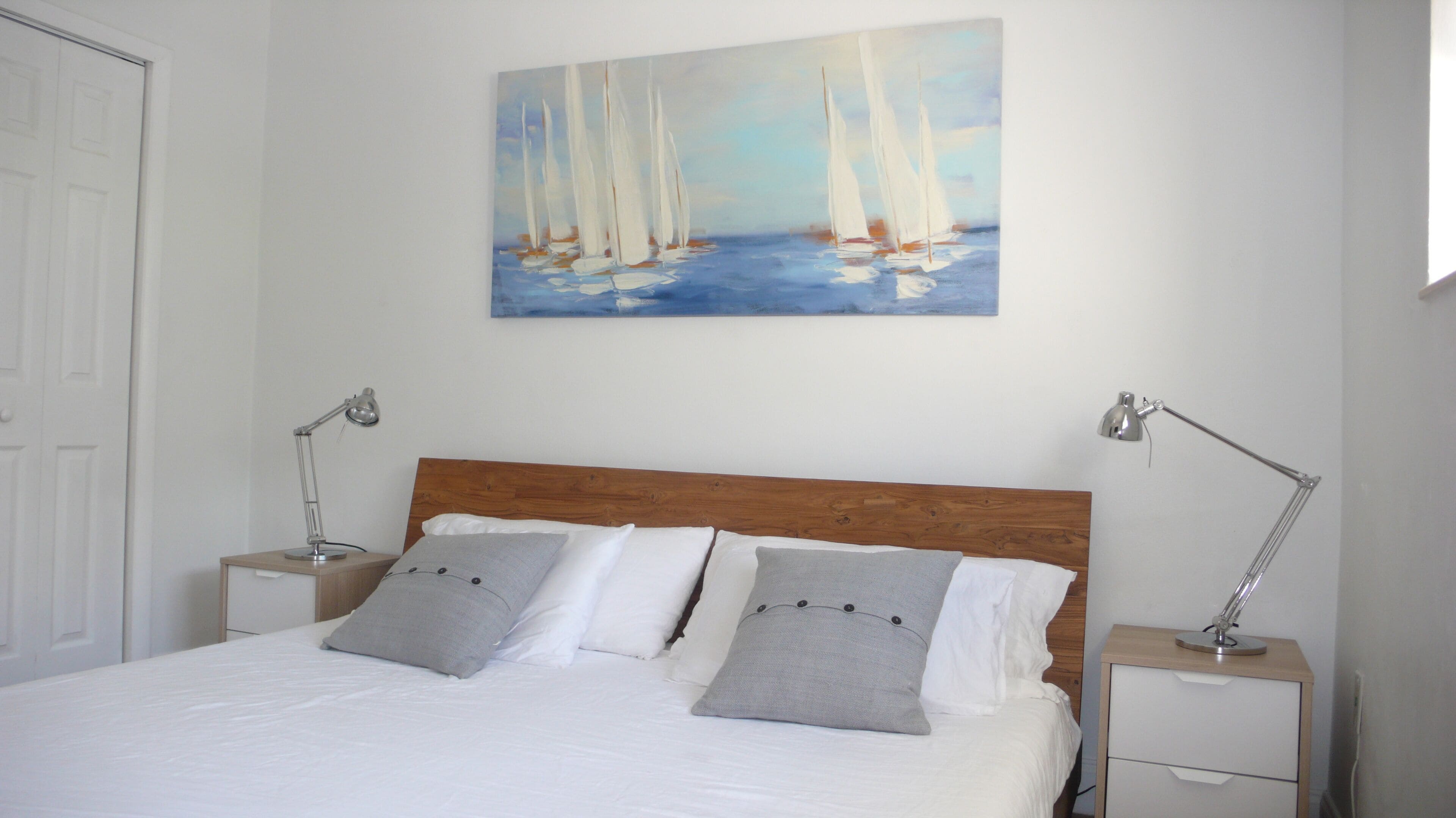 2 bedrooms, iron/ironing board, travel cot, WiFi