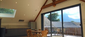 Clear, spacious and cozy cottage with views of the Chartreuse Massif