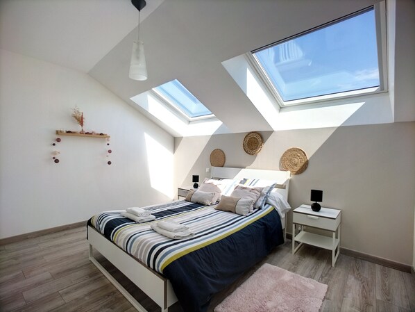 1 chambre, fer et planche à repasser, lit parapluie, Wi-Fi gratuit