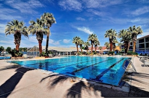 Innenpool, beheizter Pool