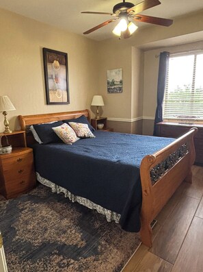 3 bedrooms, desk, iron/ironing board, free WiFi - Furnished, 30 night min. short term. 
Las Sendas amenities, 3 car garage/storage (Mesa)