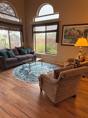 Smart TV, DVD player, books, video library - Furnished, 30 night min. short term. 
Las Sendas amenities, 3 car garage/storage (Mesa)