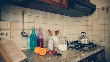 Macchina per tè/caffè, frigorifero, microonde, forno