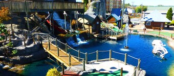 Premier Cabin in Eagle Springs Resort – King/Queen Beds, Hot tub, Community Pool