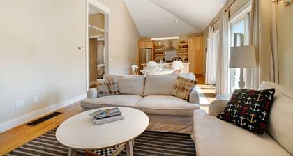 Light-Filled Romantic Cottage Close to Village, Beach, Bike Path, Nature Trails