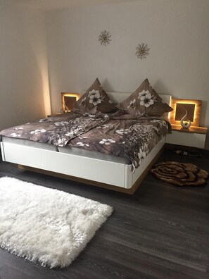 3 habitaciones, cuna de viaje, wifi gratis y ropa de cama 