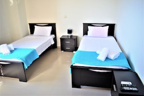 4 bedrooms, desk, soundproofing, iron/ironing board