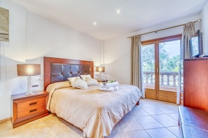 4 bedrooms, iron/ironing board, free WiFi, bed sheets - Rural finca with pool Son Morei Gran in Mallorca (Muro)