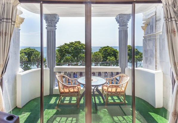 Suite Deluks, pemandangan samudra, tepi laut | Pemandangan dari kamar