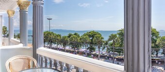 Happy Vikings - Beachfront