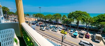 Happy Vikings - Beachfront