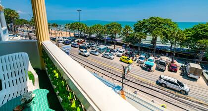 Happy Vikings - Beachfront