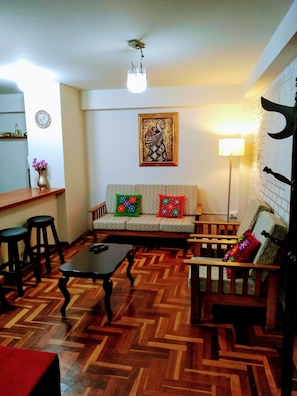 Family Apartment, 3 Bedrooms, Non Smoking | Living room