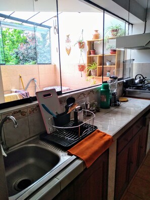 Family Apartment, 3 Bedrooms, Non Smoking | Private kitchen