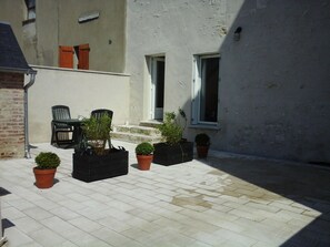 Outdoor dining - Cottage with terrace and parking. (Blois)