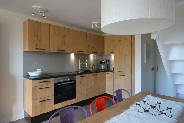 Fridge, microwave, oven, stovetop - Triplex apartment 60m2, 5 rooms, sleeps 8, south facing, AVORIAZ (Morzine)