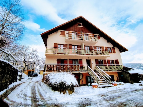 Gîte Lucie with SPA Jacuzzi Sauna Fishing pond