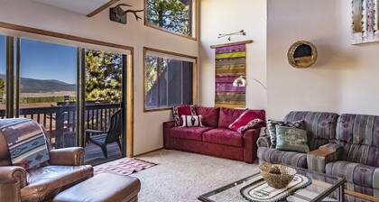 Edificio H en el LIFT-- 3Br, 3Bath, Fire Place, Garage, Steam Sauna tiene capacidad para 10 personas