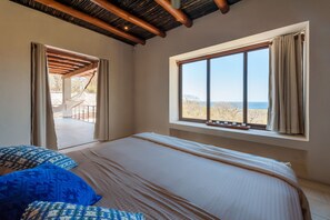 4 bedrooms, in-room safe, desk, WiFi