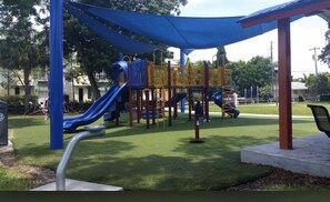 Children’s area - Beautiful Townhouse Close by the AIRPORT, BEACH, CRUISE PORT, CONVENTION CENTER (Fort Lauderdale)