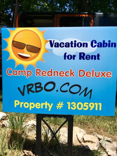  CLEAN, COZY LAKE CABIN COMFORT...