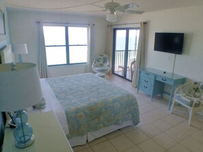 2 soverom, skrivebord, strykejern/-brett og wi-fi (inkludert)