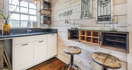 Perfección! Hermosa casa totalmente remodelada w / AC, ver y pasos de la arena!