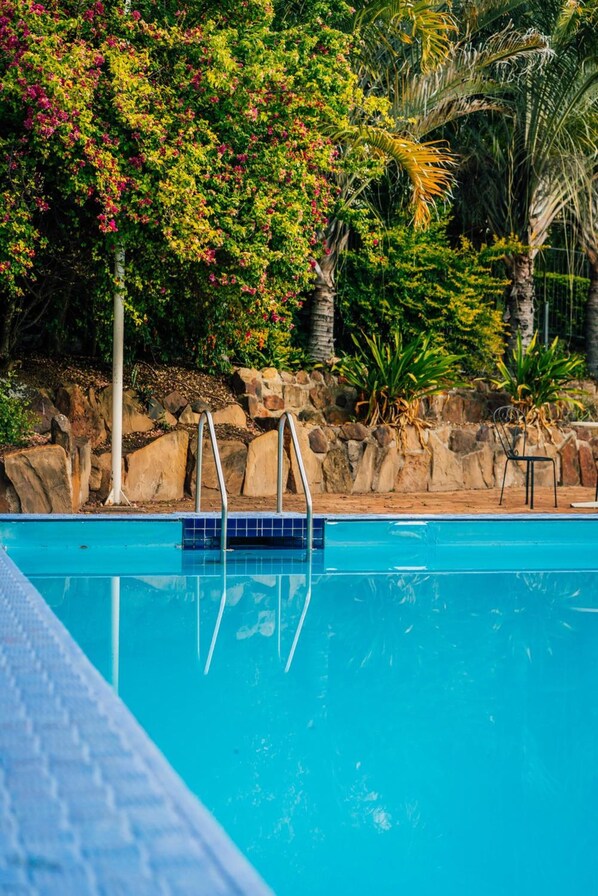 Außenpool, Liegestühle